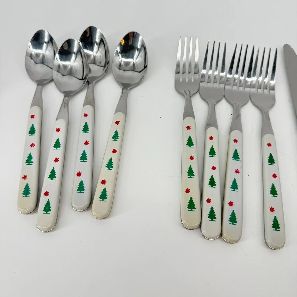 Flatware Set White Christmas Trees Stainless 18pc Utensils Vintage Plastic